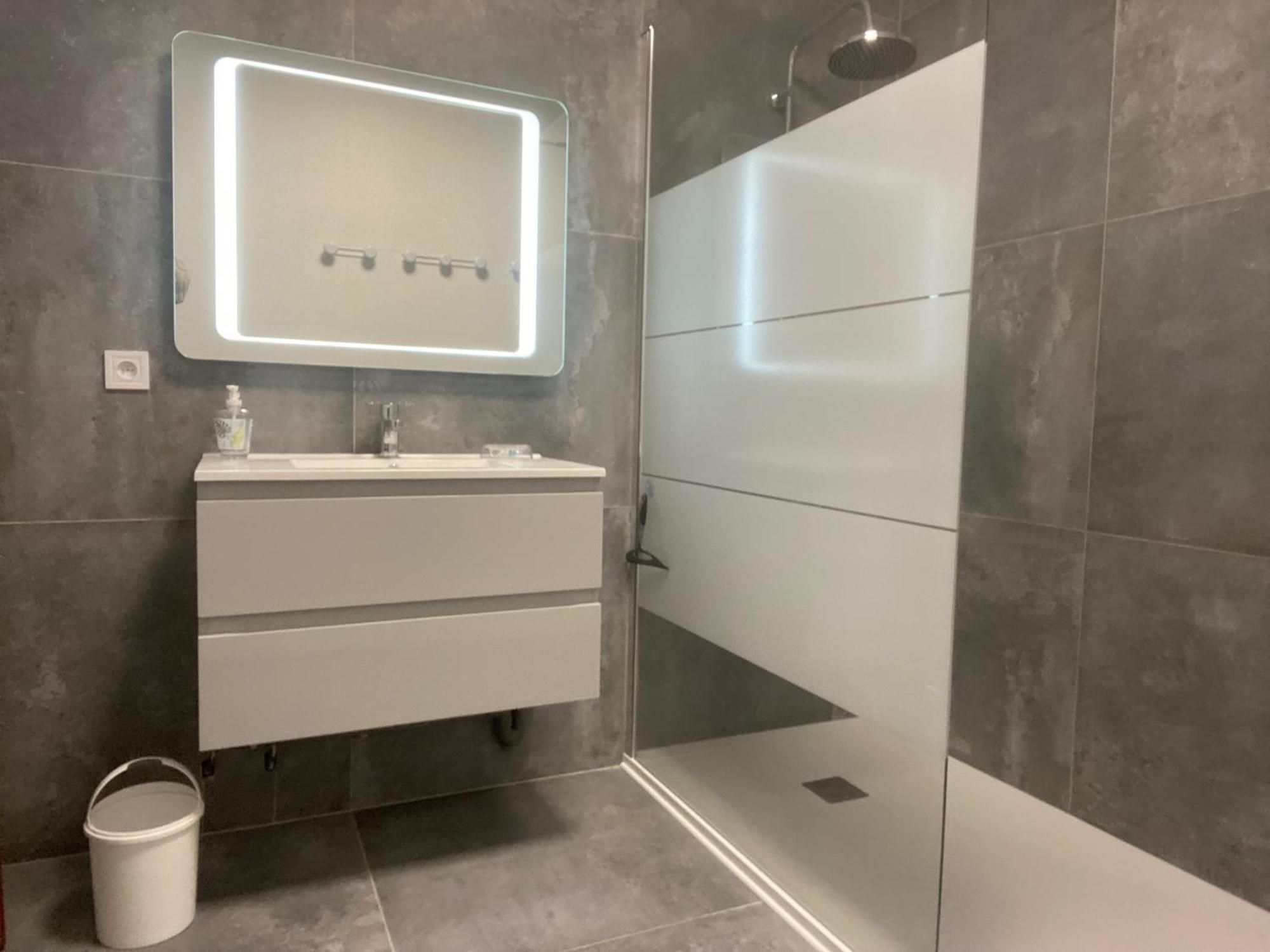 Spacious Flat Close To The Railway Station Troyes Ruang foto