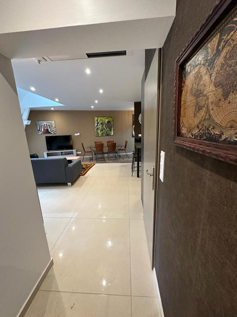 Spacious Flat Close To The Railway Station Troyes Ruang foto